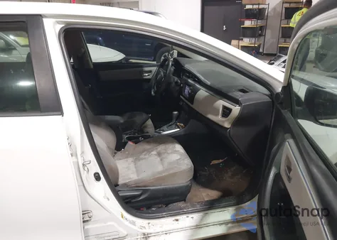 2015 Toyota Corolla Le z USA, uszkodzony, nr VIN 2T1BURHE9FC444445